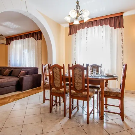 Gorgeous In Svetvinčenat